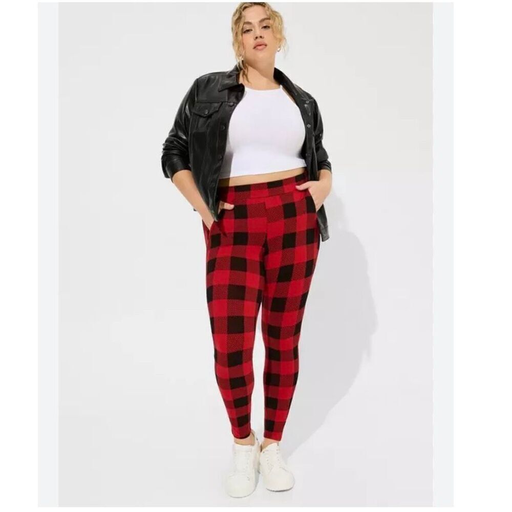 Torrid 1X Red Black Plaid Legging w/ Pockets. (H1)